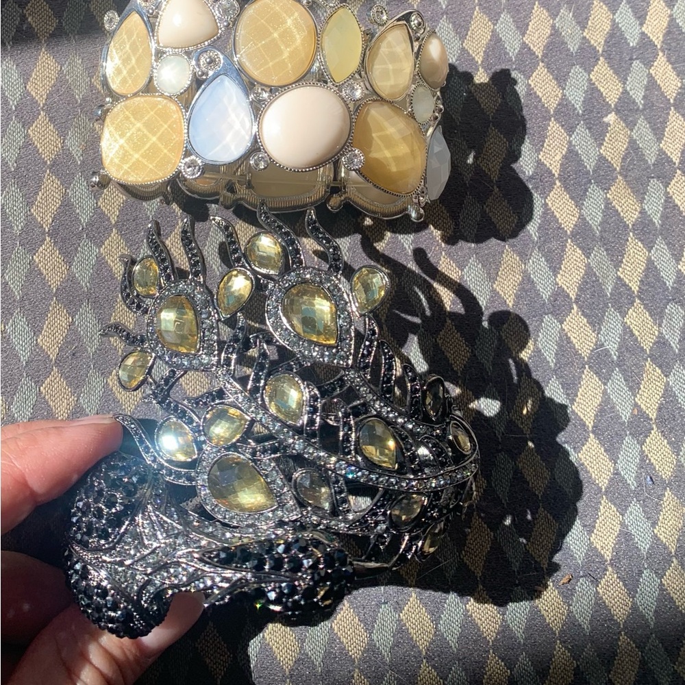 💚3/$25 Elegant Silver White and Yellow Women's Bracelet & Black/Silver bracelet